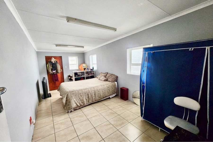 To Let 5 Bedroom Property for Rent in Perridgevale Eastern Cape